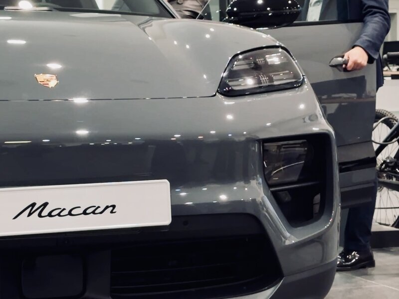 Festa delle Donne con Porsche & Carthusia